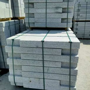 乌兰察布 芙蓉白花岗岩路沿石、平石尺寸标准，色泽均匀