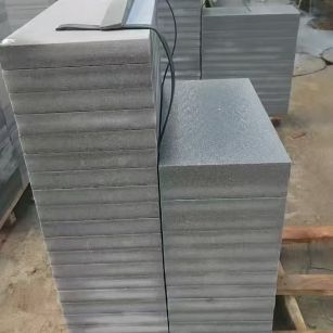 乌兰察布 芝麻灰火烧面300*600*50地铺石材