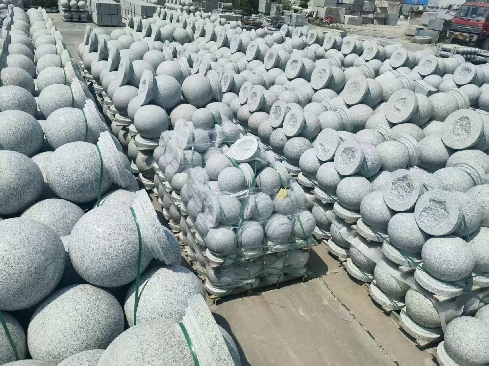乌兰察布 花岗岩实心圆球，石球，挡车球，挡车石，车止石，路障石。