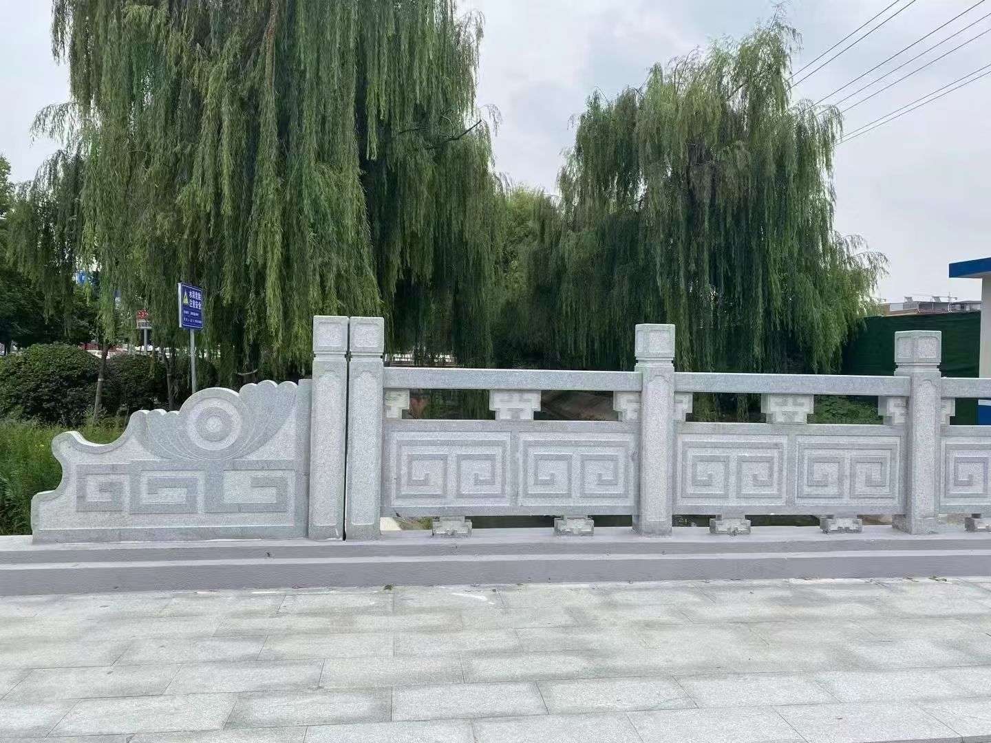 乌兰察布 芝麻灰桥栏杆、河道栏杆安装效果