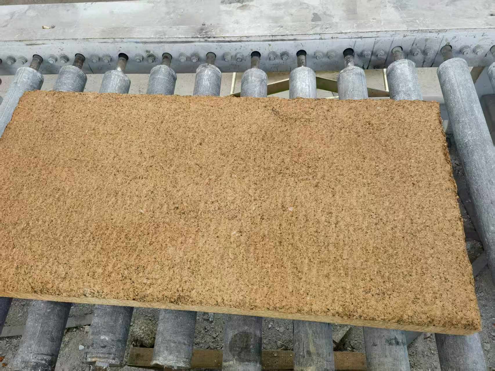 乌兰察布 菠萝面老石板，做旧仿古石，流水线生产加工