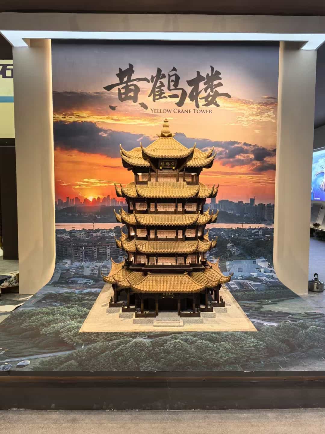 乌兰察布仿古石文创作品-黄鹤楼