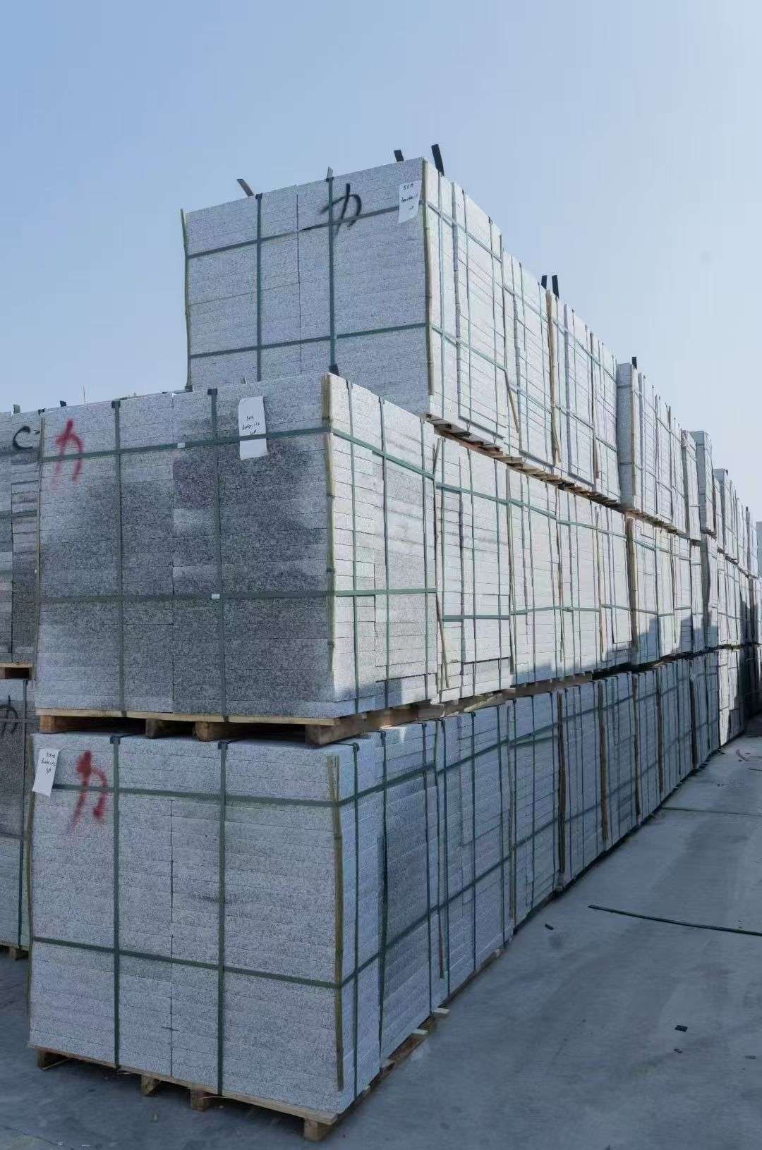 乌兰察布 芙蓉白、大花白、小白花荔枝面成品地铺石