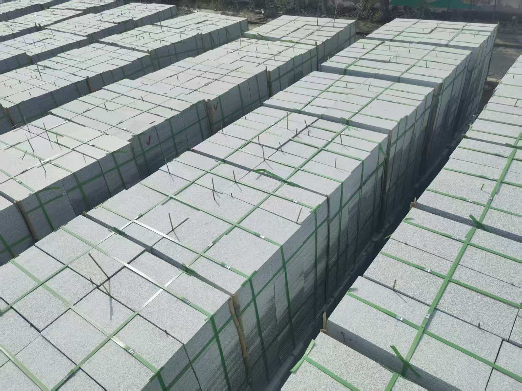 乌兰察布 芝麻白1.8公分火烧300*600地铺，清仓大甩卖