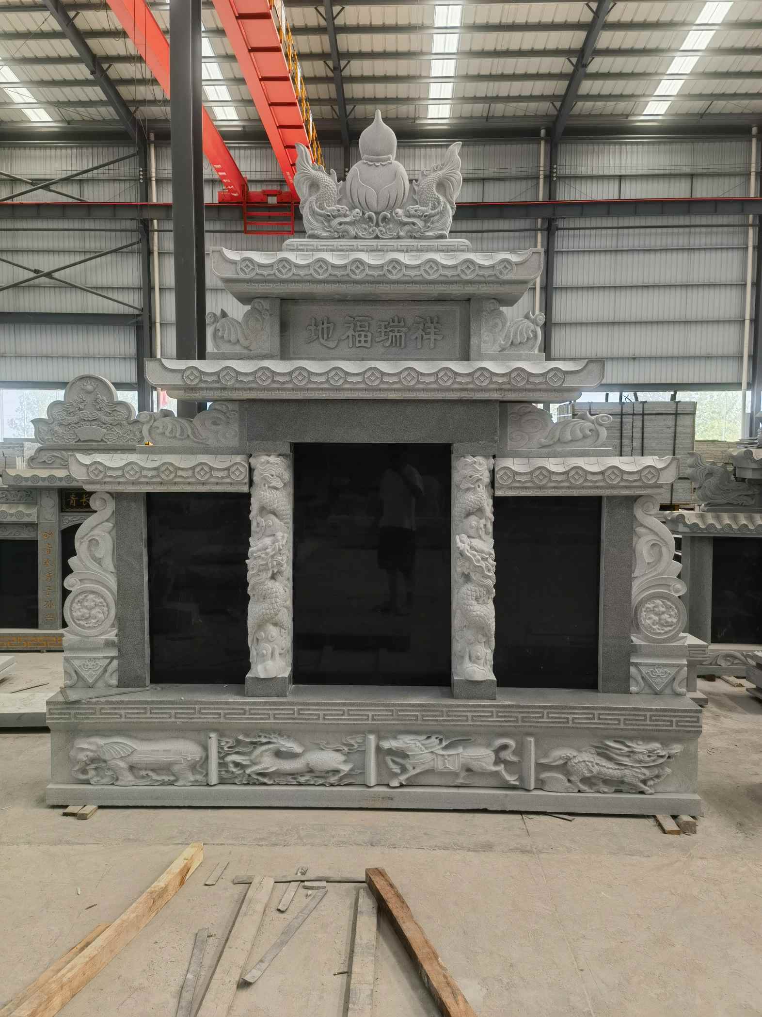 乌兰察布 芝麻灰高档墓碑、土墓，一套也支持定做