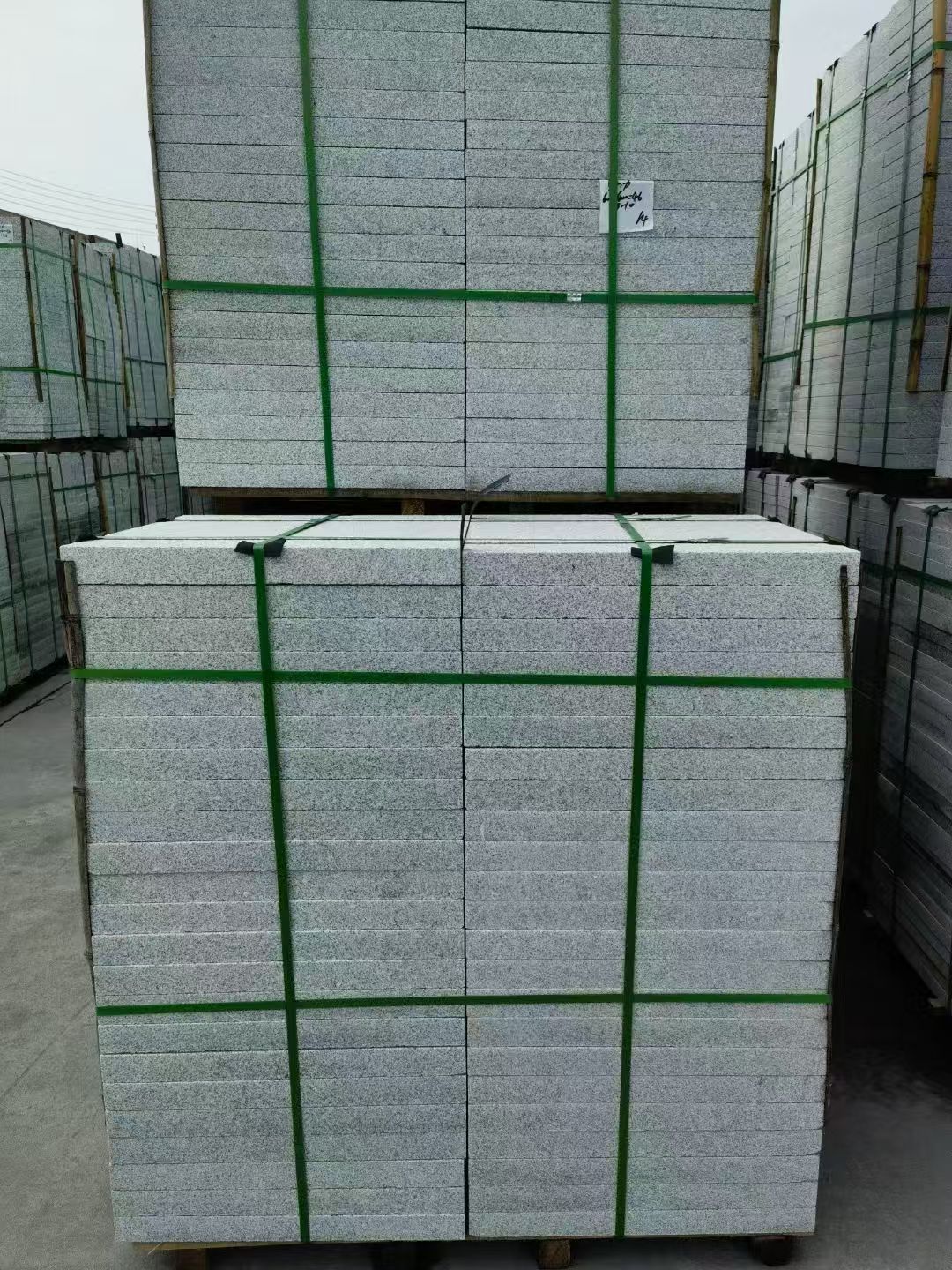 乌兰察布 火烧面地铺石，街道广场园林市政工程板，1.8~5.0厚均有现货