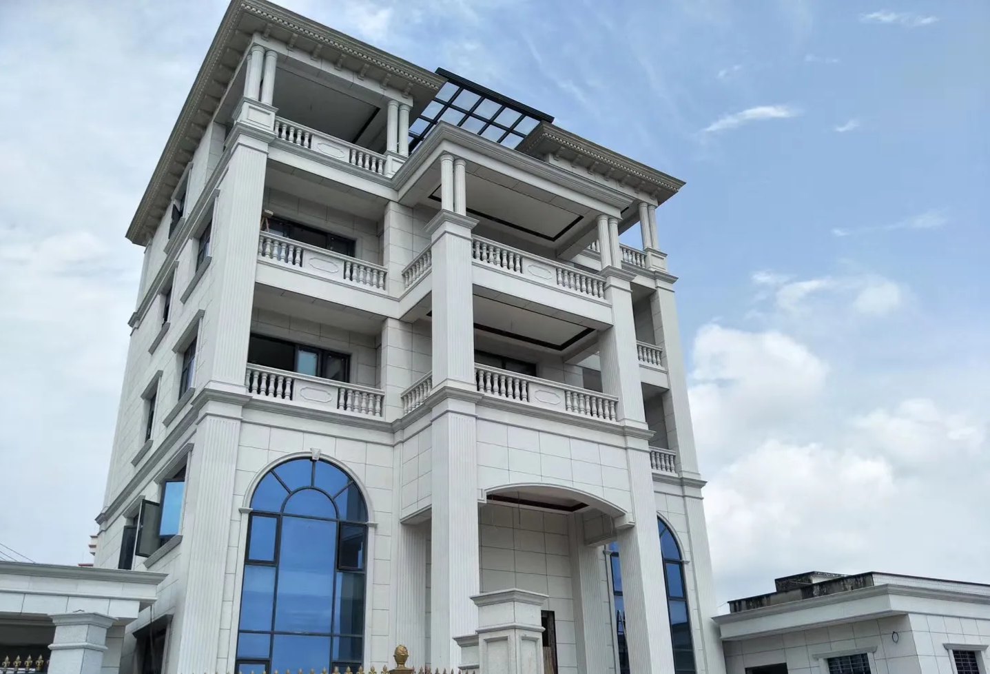 乌兰察布芝麻白别墅干挂效果展示