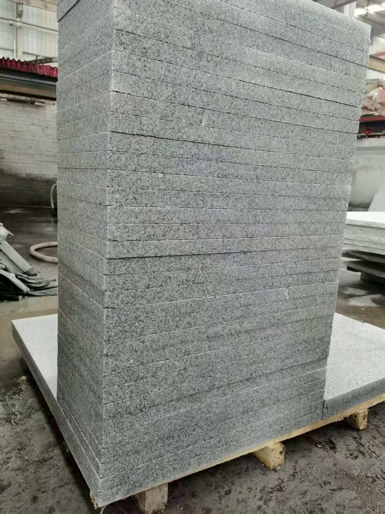 乌兰察布 花岗岩 地铺成品300*600，尺寸标准、厚薄均匀