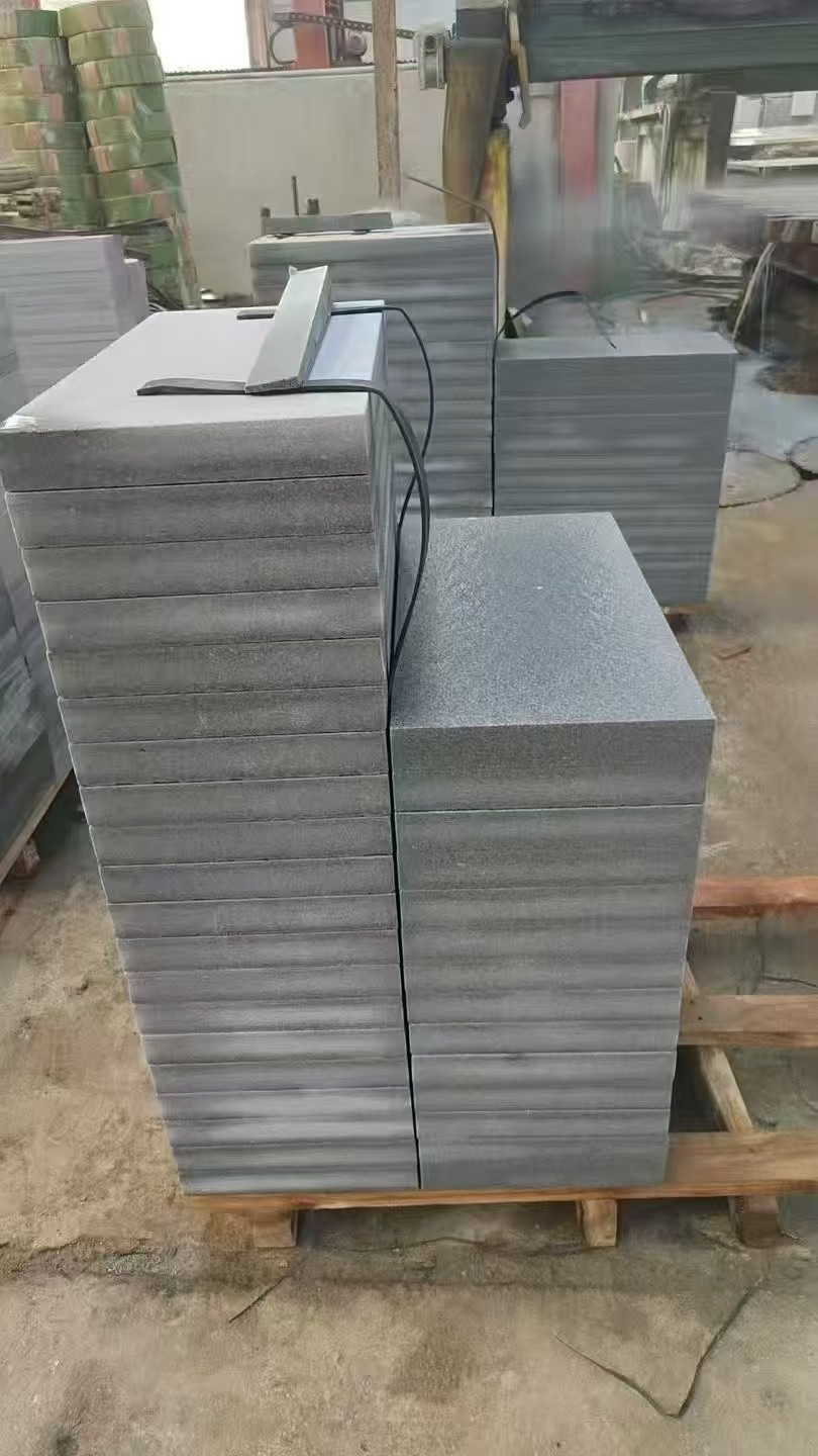 乌兰察布 芝麻灰火烧面300*600*50地铺石材